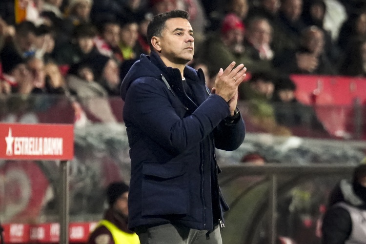 开云-赫罗纳主帅谈姆巴佩倒地：雷斯说自己身位在前，只是一次身体对抗